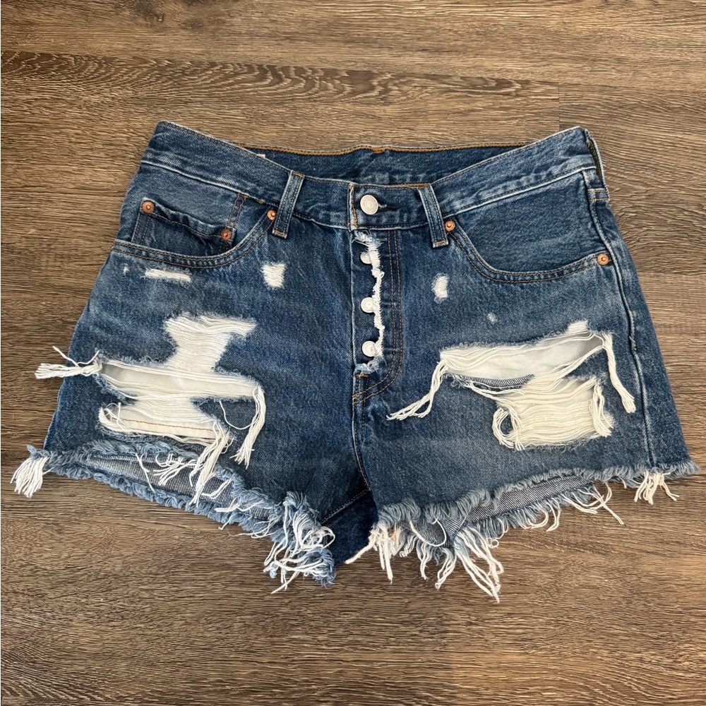 LEVI’S • JEAN SHORTS🌻